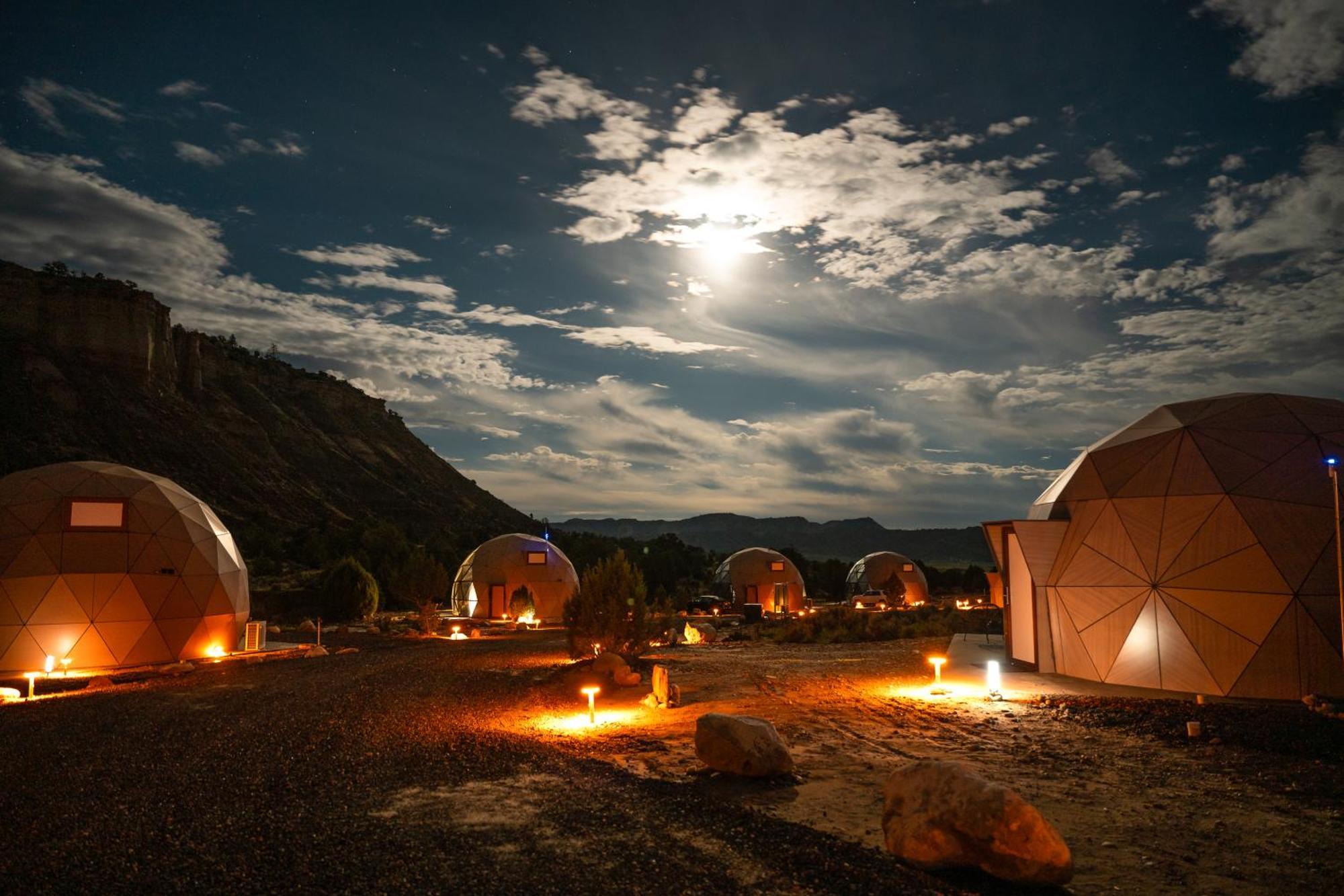 Clear Sky Resorts - Bryce Canyon - Unique Stargazing Domes Cannonville Exterior photo